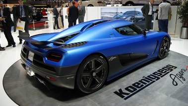Salon de Genève 2012 - Koenigsegg Agera R bleu mate 3/4 arrière droit