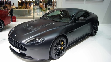 Salon de Genève 2013 - Aston Martin V12 Vantage Q noir mate 3/4 avant gauche