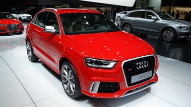 Salon de Genève 2013 - Audi RS Q3 rouge 3/4 avant droit