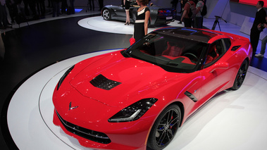 Salon de Genève 2013 - Chevrolet Corvette C7 Stingray rouge 3/4 avant gauche