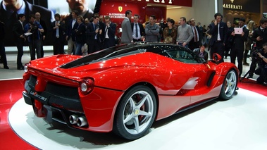 Salon de Genève 2013 - Ferrari LaFerrari rouge 3/4 arrière droit