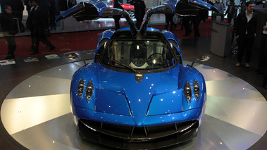 Salon de Genève 2013 - Pagani Huayra bleu face avant portes ouvertes