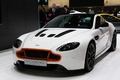 Aston Martin V12 Vantage S blanc 3/4 avant gauche