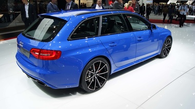 Audi RS4 Nogaro 3/4 arrière droit