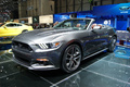 Ford Mustang Convertible gris 3/4 avant gauche