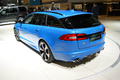 Jaguar XFR-S Sportbrake bleu 3/4 arrière gauche