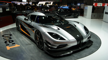 Koenigsegg One:1 3/4 avant droit