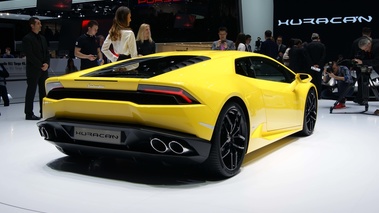 Lamborghini Huracan jaune 3/4 arrière droit