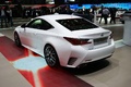 Lexus RC 350 blanc 3/4 arrière gauche