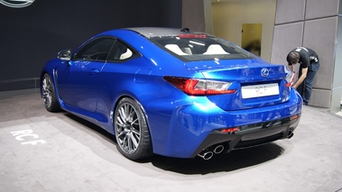 Lexus RC F bleu 3/4 arrière gauche