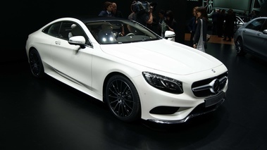 Mercedes S-Classe Coupe blanc 3/4 avant droit