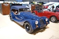 Morgan Plus 4 bleu 3/4 avant droit