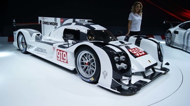 Porsche 919 Hybrid 3/4 avant droit