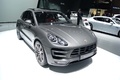 Porsche Macan Turbo gris 3/4 avant droit