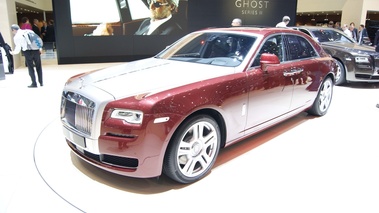 Rolls Royce Ghost Series II bordeaux 3/4 avant gauche