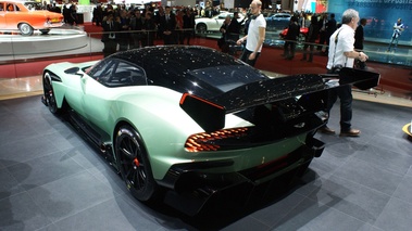 Aston Martin Vulcan vert 3/4 arrière gauche