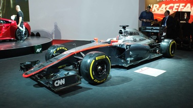 Honda McLaren F1 3/4 avant gauche