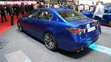 Lexus GS-F bleu 3/4 arrière gauche