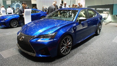 Lexus GS-F bleu 3/4 avant gauche