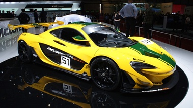 McLaren P1 GTR jaune/vert 3/4 avant droit