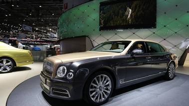 Salon de Genève 2016 - Bentley Mulsanne EWB anthracite/bronze 3/4 avant gauche