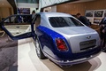 Salon de Genève 2016 - Bentley Mulsanne Grand Limousine bleu/gris 3/4 arrière gauche porte ouverte