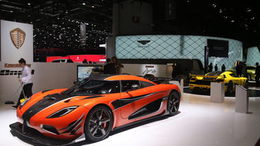 Salon de Genève 2016 - Koenigsegg Agera One of 1 3/4 avant gauche