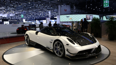 Salon de Genève 2016 - Pagani Huayra BC blanc satiné 3/4 avant droit