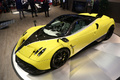 Salon de Genève 2016 - Pagani Huayra jaune/noir 3/4 avant gauche vue de haut