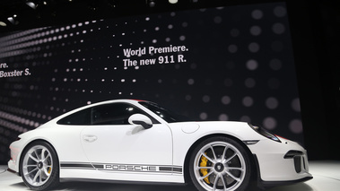 Salon de Genève 2016 - Porsche 991 R blanc profil