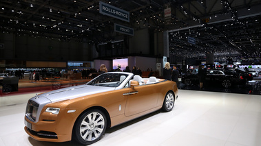 Salon de Genève 2016 - Rolls Royce Dawn orange 3/4 avant gauche