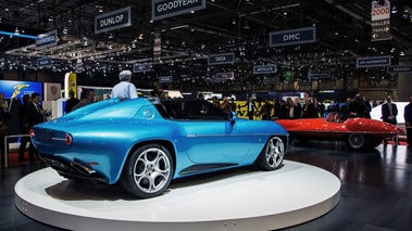 Salon de Genève 2016 - Touring Superleggera Disco Volante Spider bleu 3/4 arrière droit