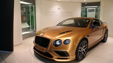 Salon de Genève 2017 - Bentley Continental Supersports II orange 3/4 avant gauche