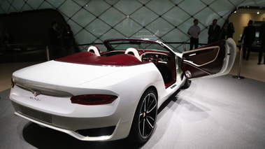 Salon de Genève 2017 - Bentley EXP 12 Speed 6e 3/4 arrière droit