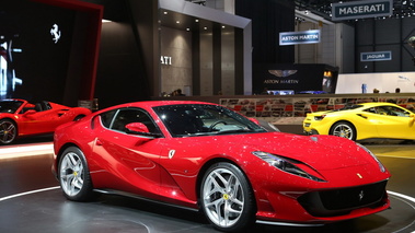 Salon de Genève 2017 - Ferrari 812 Superfast rouge 3/4 avant droit