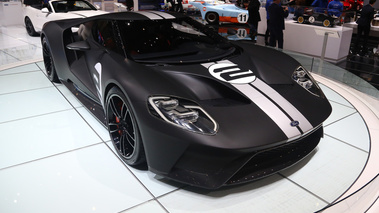 Salon de Genève 2017 - Ford GT II Heritage 3/4 avant droit 2