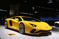 Salon de Genève 2017 - Lamborghini Aventador S jaune 3/4 avant droit