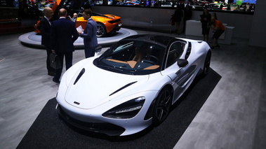 Salon de Genève 2017 - McLaren 720S gris 3/4 avant gauche