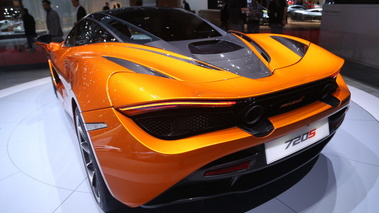 Salon de Genève 2017 - McLaren 720S orange 3/4 arrière gauche