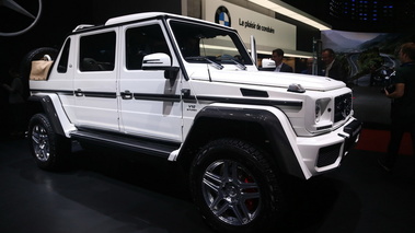 Salon de Genève 2017 - Mercedes Maybach G650 Landaulet blanc 3/4 avant droit