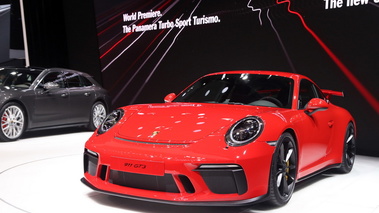 Salon de Genève 2017 - Porsche 991 GT3 MkII rouge 3/4 avant gauche