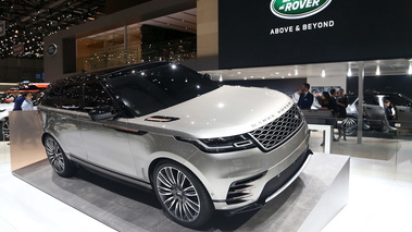 Salon de Genève 2017 - Range Rover Velar gris 3/4 avant droit