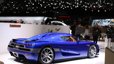 Salon de Genève 2018 - Koenigsegg CCX bleu 3/4 arrière droit