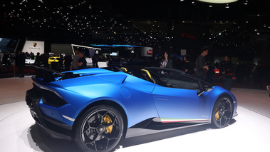 Salon de Genève 2018 - Lamborghini Huracan Performante Spider bleu mate profil