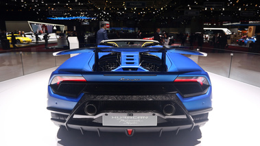 Salon de Genève 2018 - Lamborghini Huracan Performante Spyder bleu mate face arrière