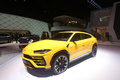 Salon de Genève 2018 - Lamborghini Urus jaune 3/4 avant gauche