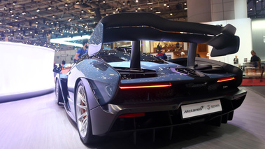 Salon de Genève 2018 - McLaren Senna bleu 3/4 arrière gauche