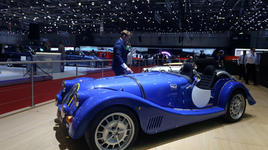 Salon de Genève 2018 - Morgan Plus 8 50th bleu 3/4 avant gauche