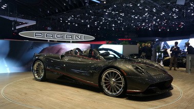 Salon de Genève 2018 - Pagani Huayra Roadster carbone 3/4 avant droit