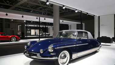 Grand Basel 2018 - Citroën DS Coupé bleu 3/4 avant gauche